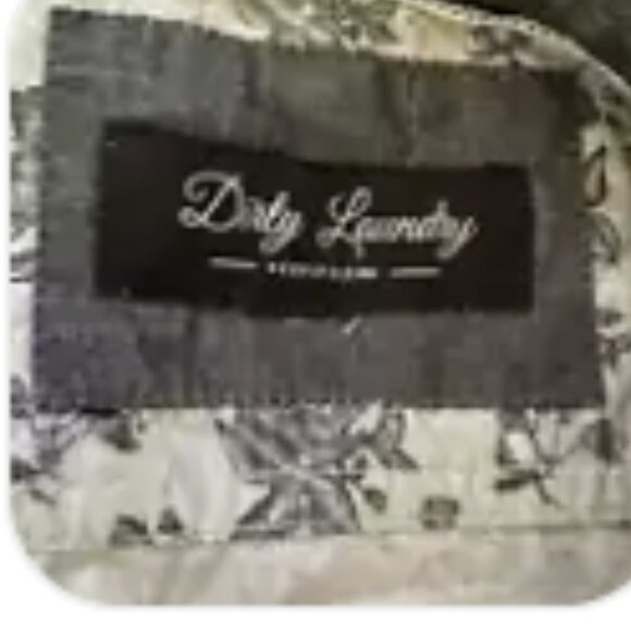 100% Cotton gray floral print sleeveless button front shirt "Dirty Laundry" - Picture 5 of 8